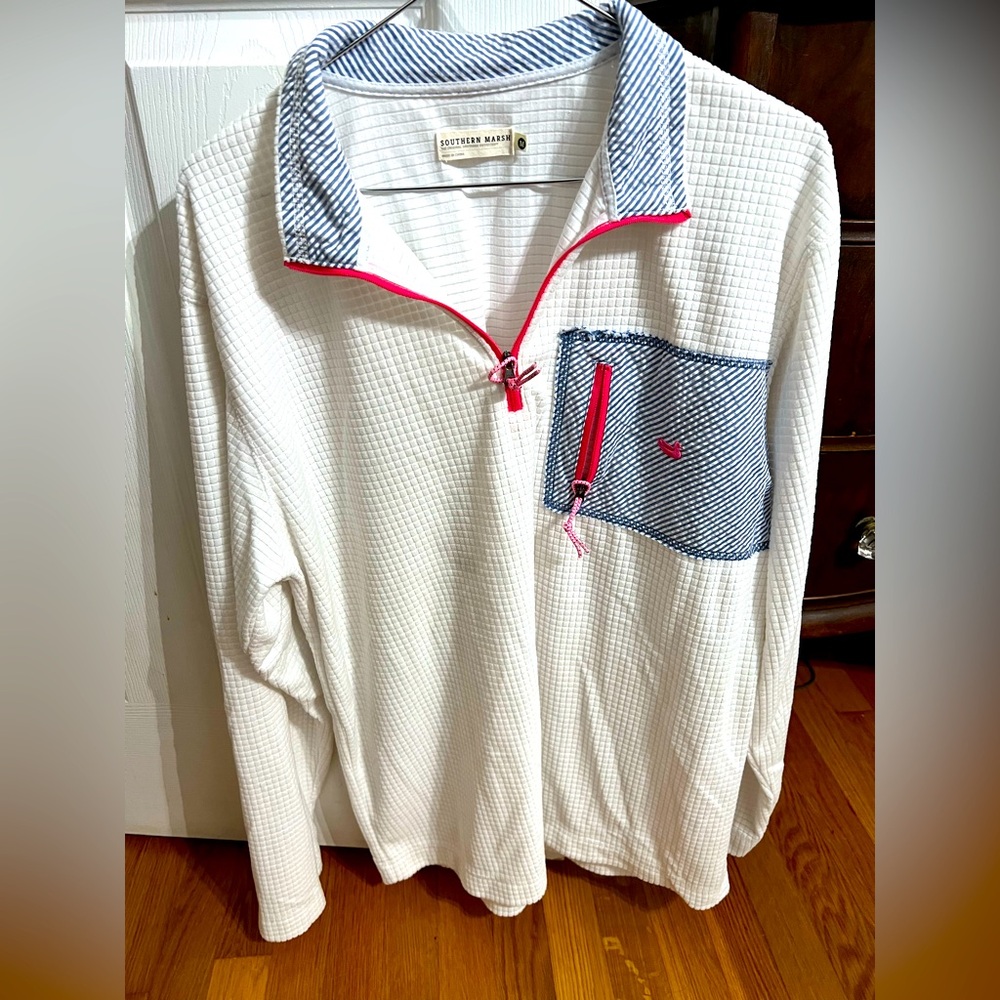 Women’s southern marsh pull over